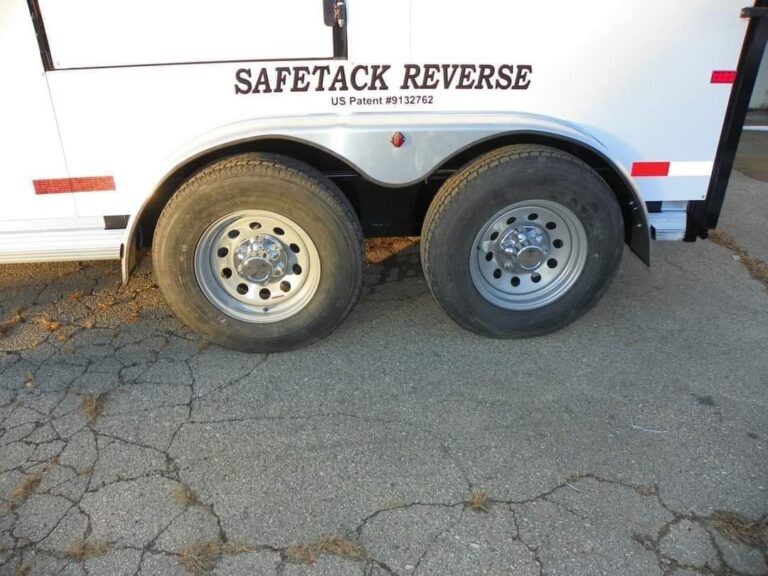 Double D Horse Trailers