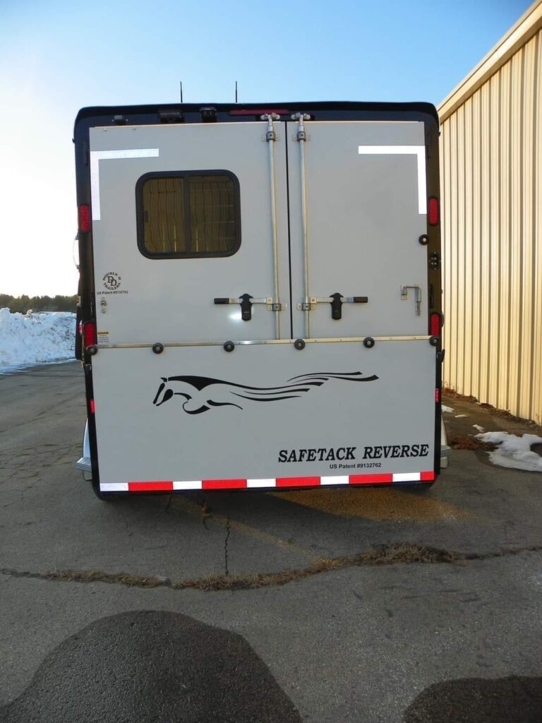 Double D Horse Trailers