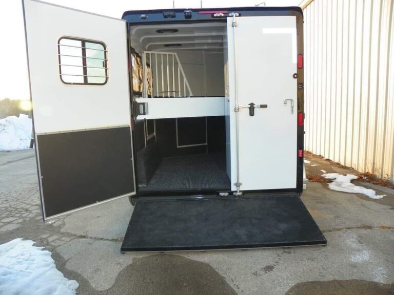 Double D Horse Trailers