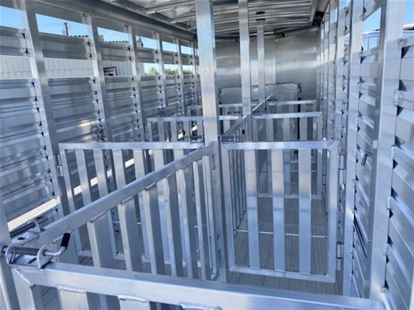 exiss livestock trailers