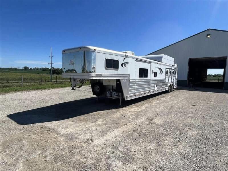 Platinum livestock trailers
