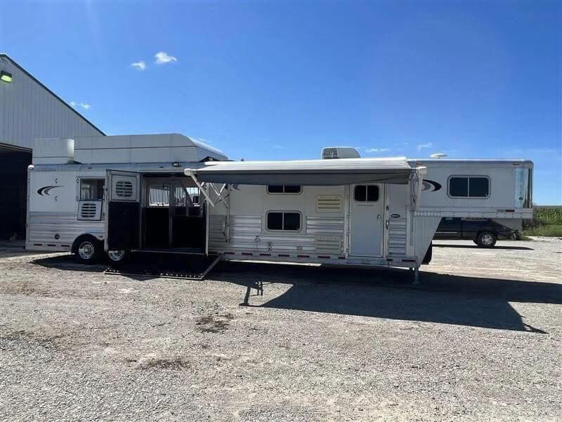 Platinum livestock trailers