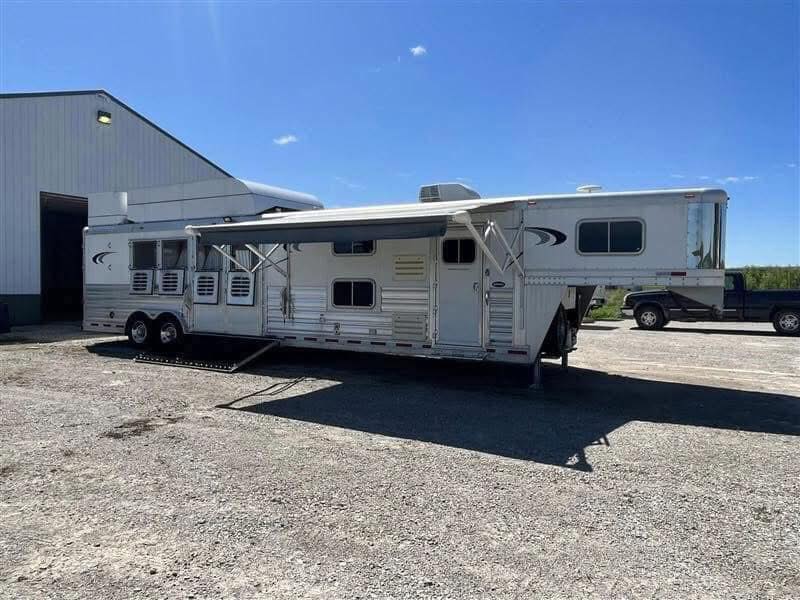 Platinum livestock trailers