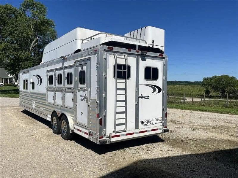 Platinum livestock trailers