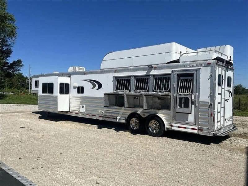 Platinum livestock trailers