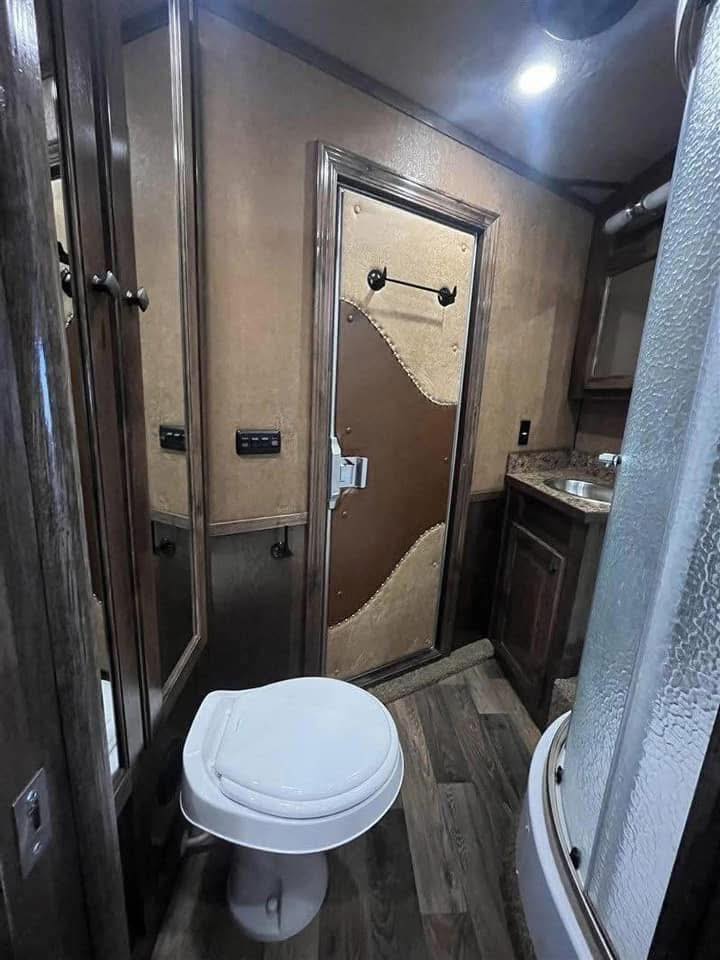 Platinum livestock trailers