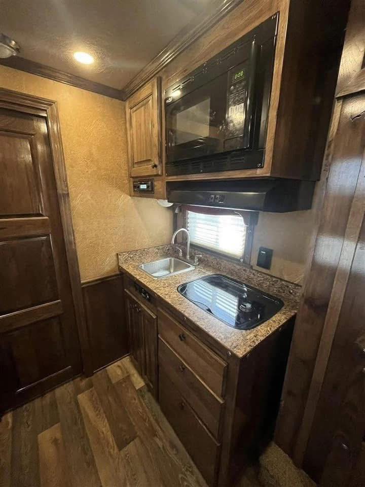 Platinum livestock trailers