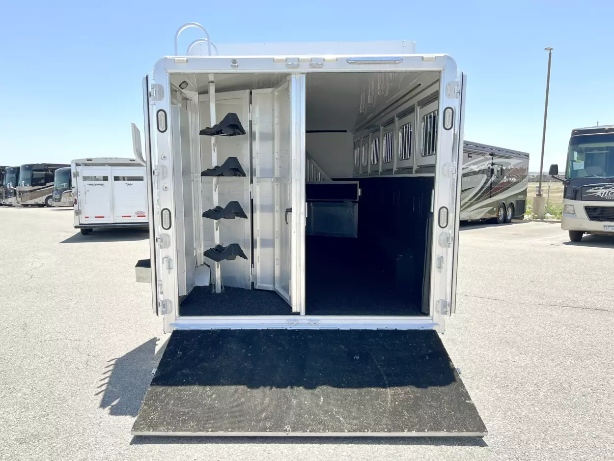 2015 Sooner Horse Trailers - 6 Horse Gooseneck Super Sport - $23,000