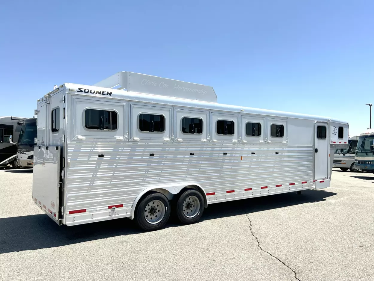 2015 Sooner Horse Trailers - 6 Horse Gooseneck Super Sport - $23,000