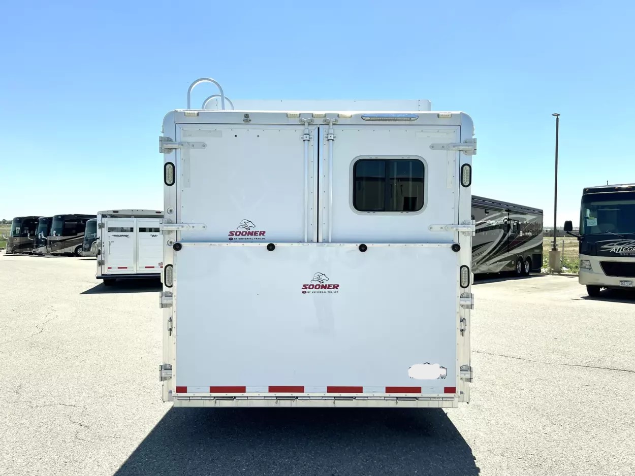 2015 Sooner Horse Trailers - 6 Horse Gooseneck Super Sport - $23,000
