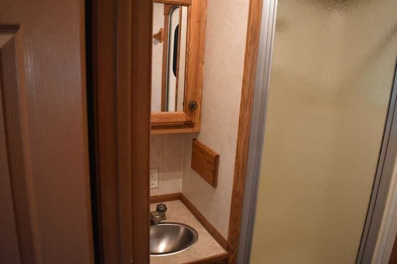 2007 Used 4 Horse Trailers for Sale - American Spirit 8410GLQ with 10' Short Wall - $21,800 - Image 29