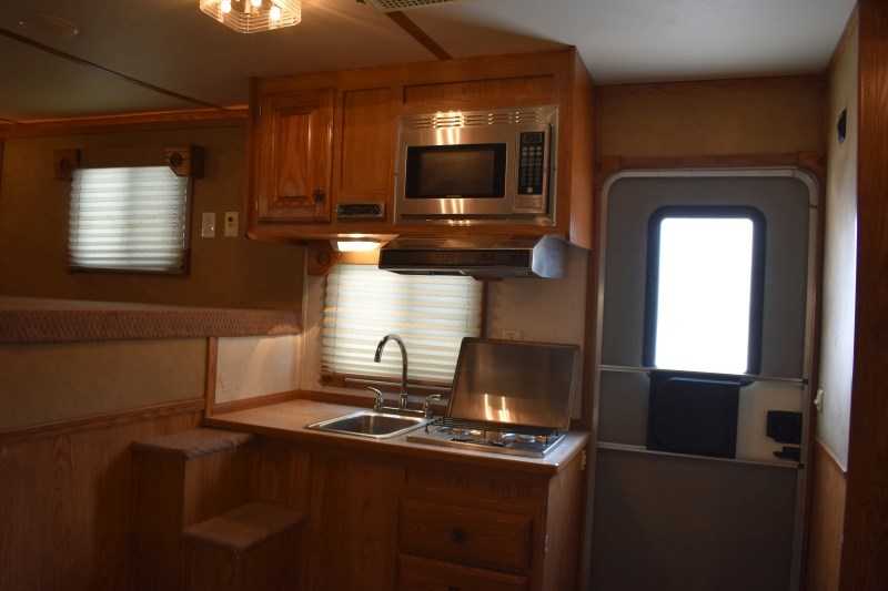 2007 Used 4 Horse Trailers for Sale - American Spirit 8410GLQ with 10' Short Wall - $21,800 - Image 26