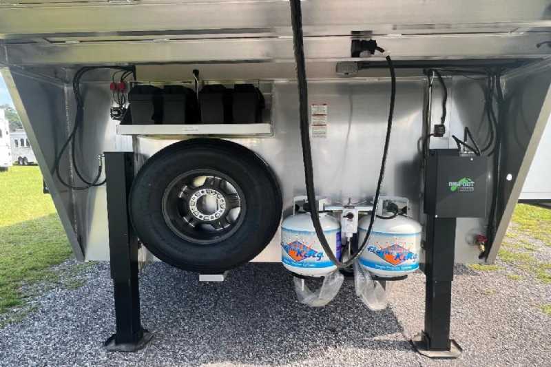 used Lakota horse trailers for sale