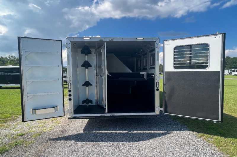 used Lakota horse trailers for sale