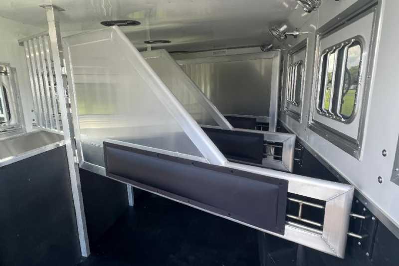 used Lakota horse trailers for sale