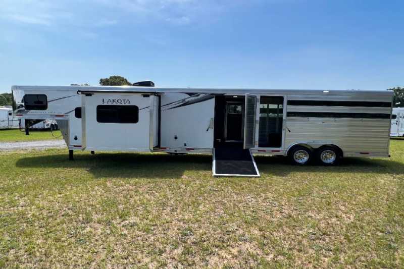 Platinum livestock trailers