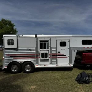 2005-4-star-horse-trailers-2-horse