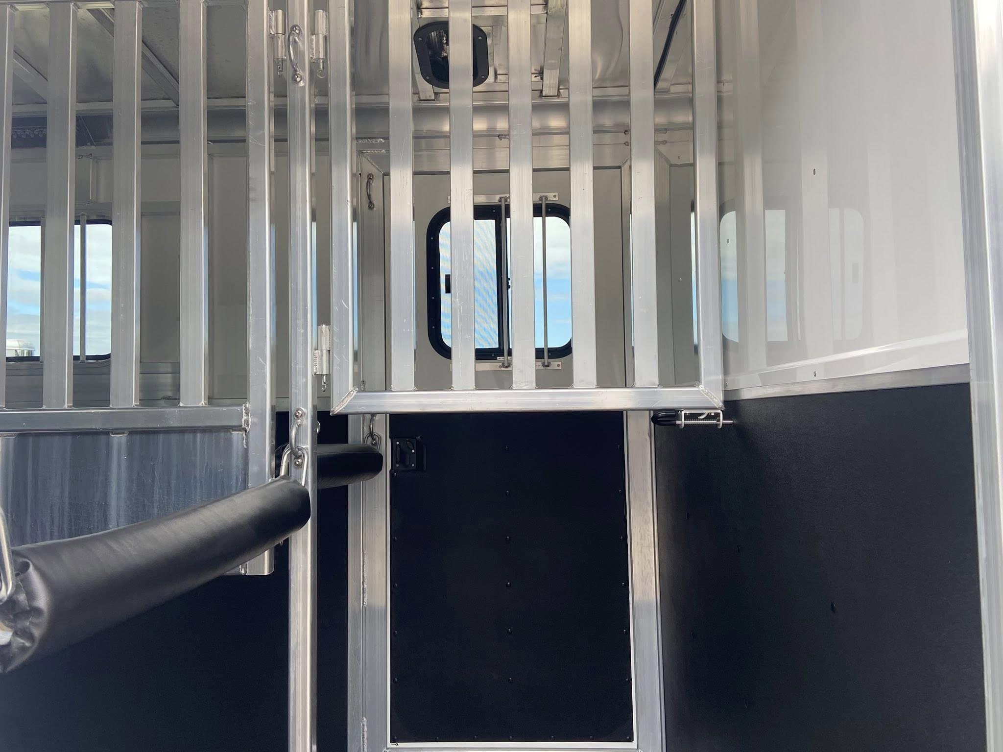 Bumper Pull Horse Trailers