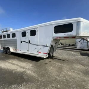 2020-trails-west-horse-trailers