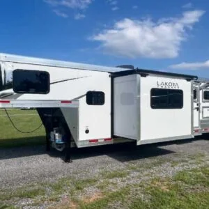 used-lakota-horse-trailers-for-sale